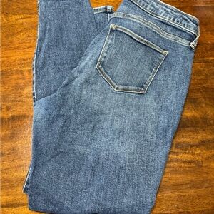 Universal Thread women’s  Straight Jeans in Classic Blue